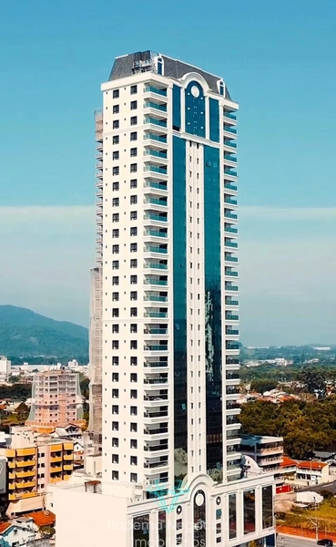 4 Dormitórios Sendo 4 Suítes (1 Suíte Master) , Meia Praia - Itapema: 1ª foto da galeria de imagens do imóvel