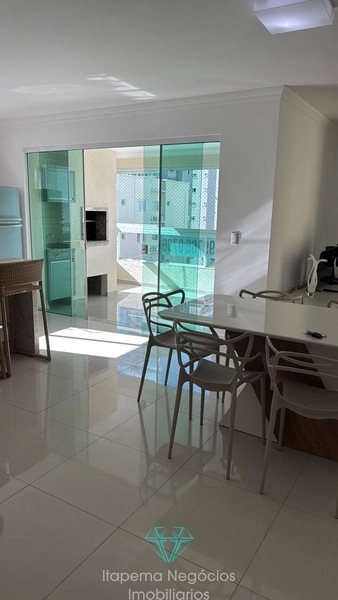 Apartamento 3 suítes, 2 vagas - Meia Praia: 9ª foto da galeria de imagens do imóvel