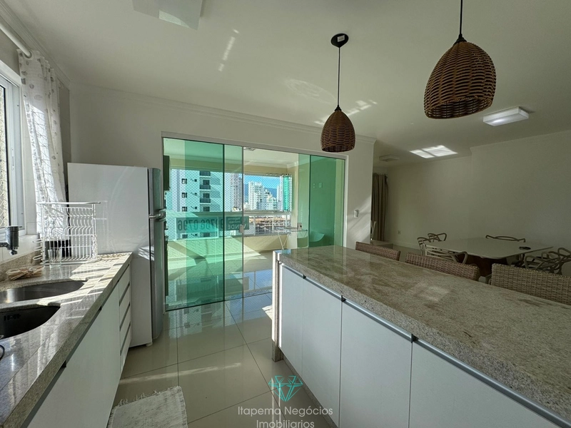Apartamento 3 suítes, 2 vagas - Meia Praia: 4ª foto da galeria de imagens do imóvel