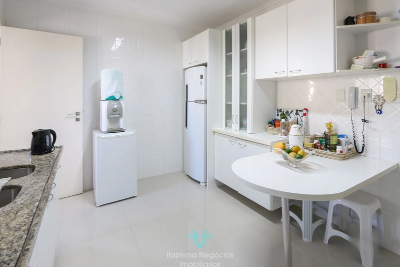 Apartamento 4 dormitórios, Quadra Mar: 9ª foto da galeria de imagens do imóvel