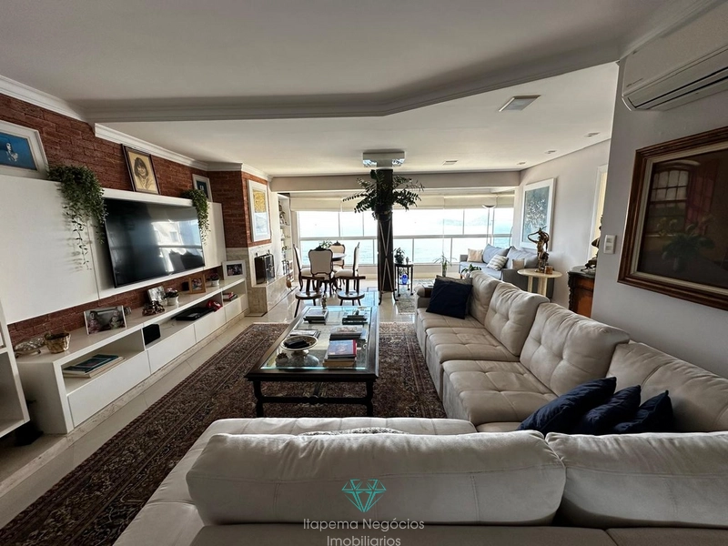 Apartamento 4 dormitórios, Quadra Mar: 2ª foto da galeria de imagens do imóvel