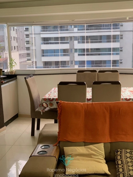 Apartamento de 2 Suítes – 98m², 1 Vaga de Garagem – Meia Praia: 1ª foto da galeria de imagens do imóvel