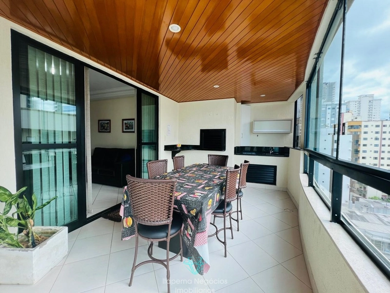 Apartamento mobiliado e equipado a 50m do mar, com 113m² e 2 vagas!: 2ª foto da galeria de imagens do imóvel
