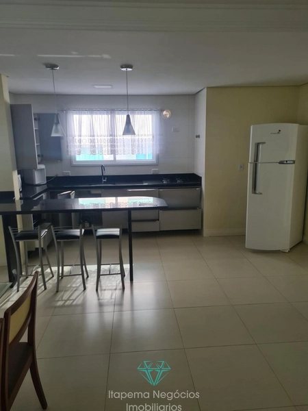 Apartamento mobiliado e equipado, frente ao mar, com 141m² e 2 vagas: 2ª foto da galeria de imagens do imóvel