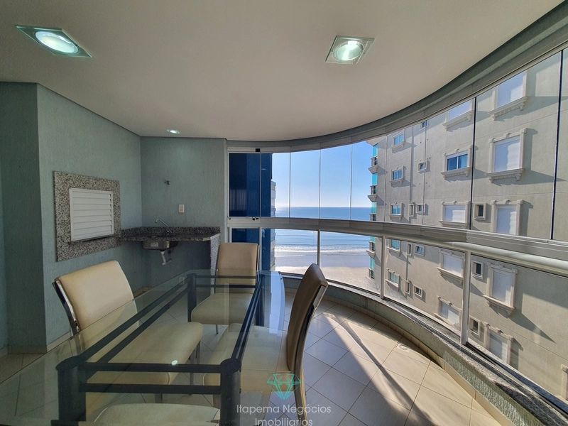 Apartamento mobiliado e equipado, frente ao mar, com 141m² e 2 vagas: 1ª foto da galeria de imagens do imóvel