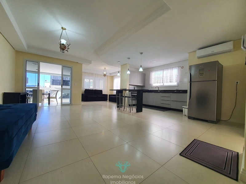Apartamento mobiliado e equipado, frente ao mar, com 141m² e 2 vagas: 3ª foto da galeria de imagens do imóvel