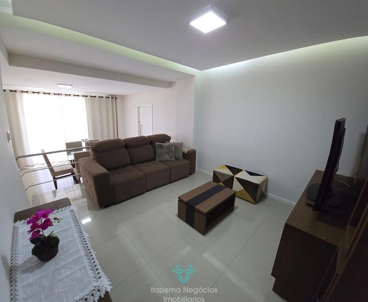 Apartamento mobiliado 02 Suítes e 02 Vagas, Meia Praia!: 3ª foto da galeria de imagens do imóvel