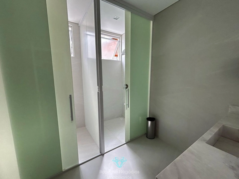 Apartamento 3 Dormitórios Sendo 3 Suítes , Meia Praia - Itapema / SC: 12ª foto da galeria de imagens do imóvel