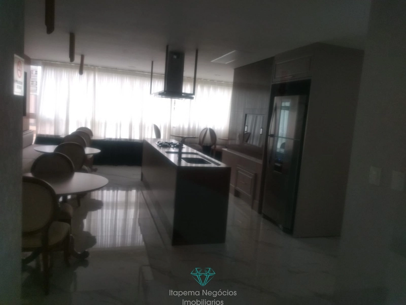 Apartamento mobiliado, 3 suítes, 2 vagas, sacada gourmet em Meia Praia: 5ª foto da galeria de imagens do imóvel