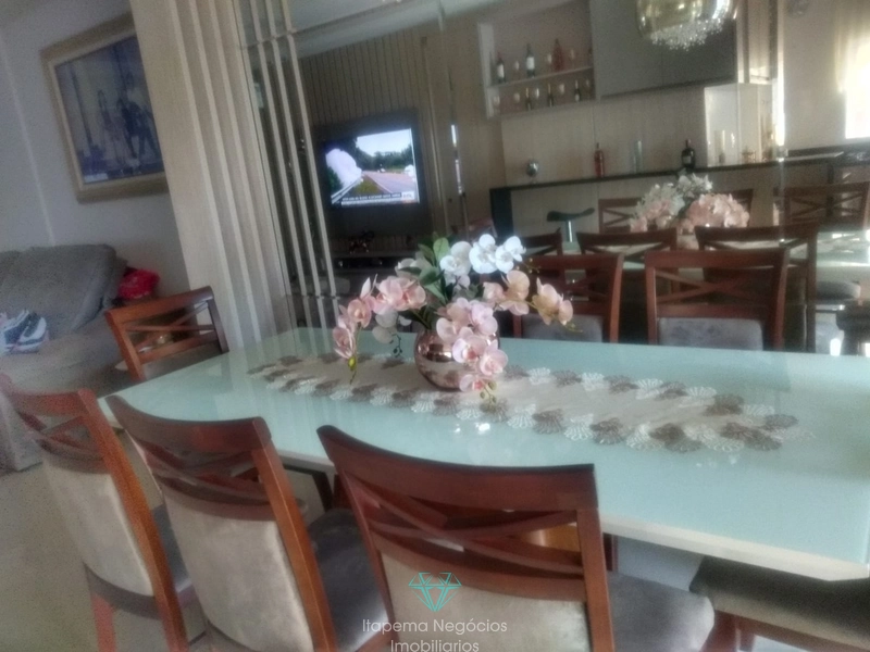 Apartamento mobiliado, 3 suítes, 2 vagas, sacada gourmet em Meia Praia: 8ª foto da galeria de imagens do imóvel