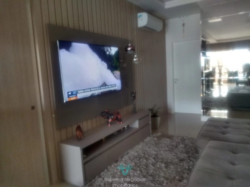 Apartamento mobiliado, 3 suítes, 2 vagas, sacada gourmet em Meia Praia: 1ª foto da galeria de imagens do imóvel