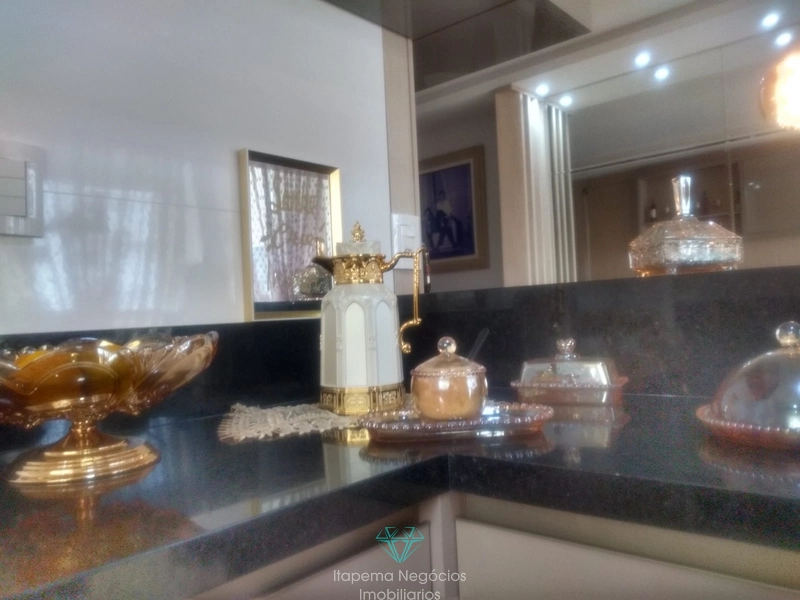 Apartamento mobiliado, 3 suítes, 2 vagas, sacada gourmet em Meia Praia: 11ª foto da galeria de imagens do imóvel