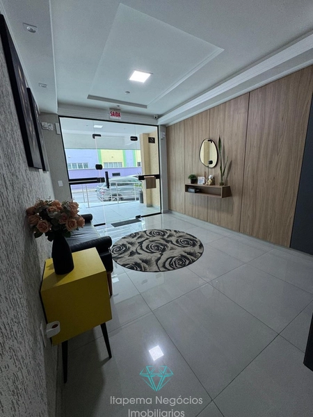 apartamento diferenciado 3 quartos e 1 vaga na Meia Praia: 3ª foto da galeria de imagens do imóvel