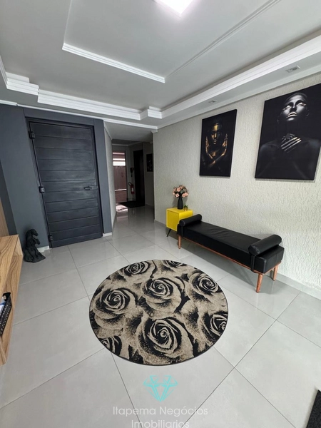 apartamento diferenciado 3 quartos e 1 vaga na Meia Praia: 2ª foto da galeria de imagens do imóvel