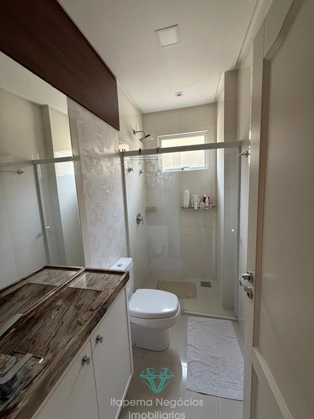 Apartamento mobiliado e decorado, muito luxuoso e frente mar.: 11ª foto da galeria de imagens do imóvel