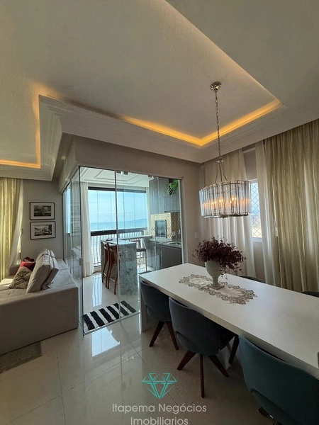 Apartamento mobiliado e decorado, muito luxuoso e frente mar.: 2ª foto da galeria de imagens do imóvel