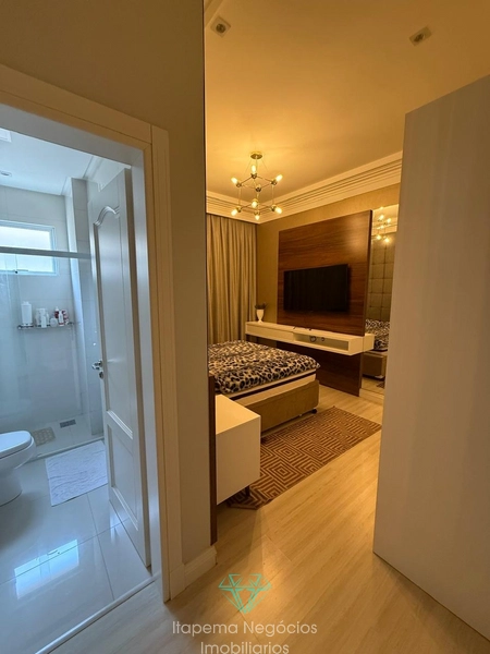 Apartamento mobiliado e decorado, muito luxuoso e frente mar.: 8ª foto da galeria de imagens do imóvel