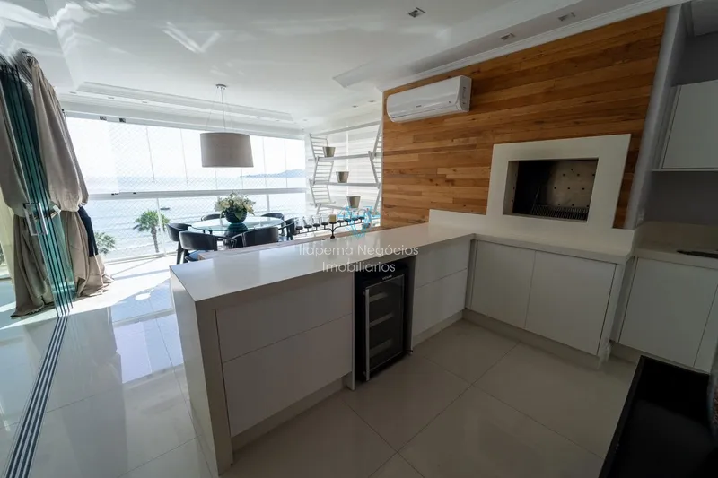 4 dormitórios, 6 banheiros, 4 suítes, 3 vagas de garagem: 19ª foto da galeria de imagens do imóvel
