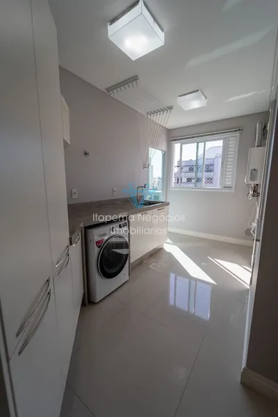 4 dormitórios, 6 banheiros, 4 suítes, 3 vagas de garagem: 27ª foto da galeria de imagens do imóvel