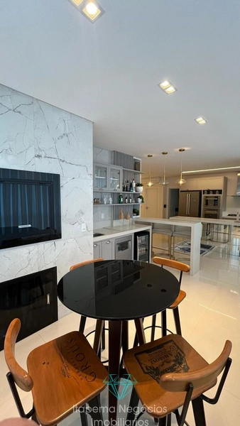 3 Suítes, 2 Vagas 129m² Localizado em Meia Praia - Itapema SC: 3ª foto da galeria de imagens do imóvel