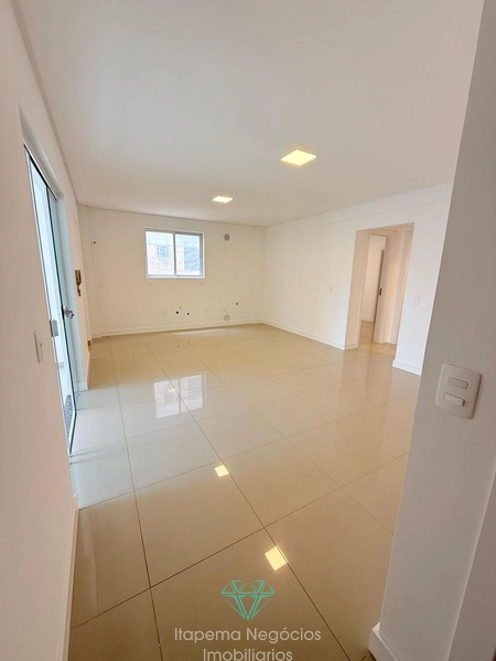 Apartamento a venda em Itapema com 2 quartos sendo 2 suítes e 2 vagas: 10ª foto da galeria de imagens do imóvel