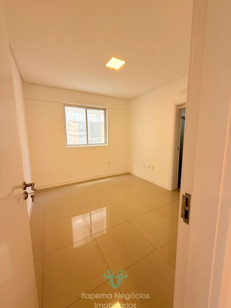 Apartamento a venda em Itapema com 2 quartos sendo 2 suítes e 2 vagas: 14ª foto da galeria de imagens do imóvel
