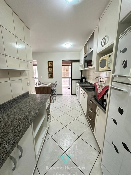 apartamento mobiliado 3 quartos na Meia Praia: 11ª foto da galeria de imagens do imóvel