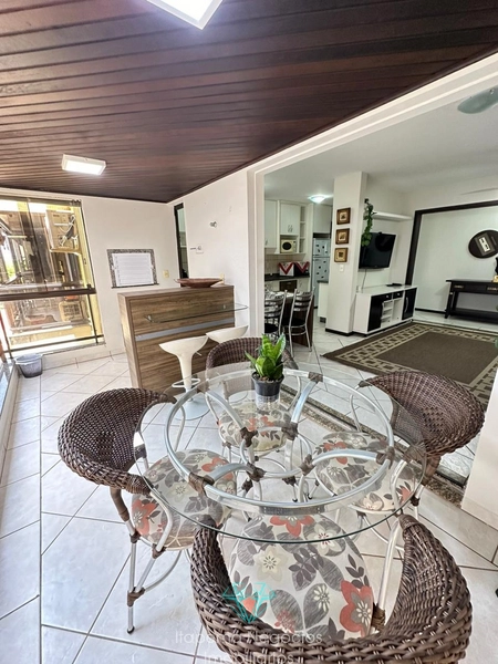 apartamento mobiliado 3 quartos na Meia Praia: 8ª foto da galeria de imagens do imóvel
