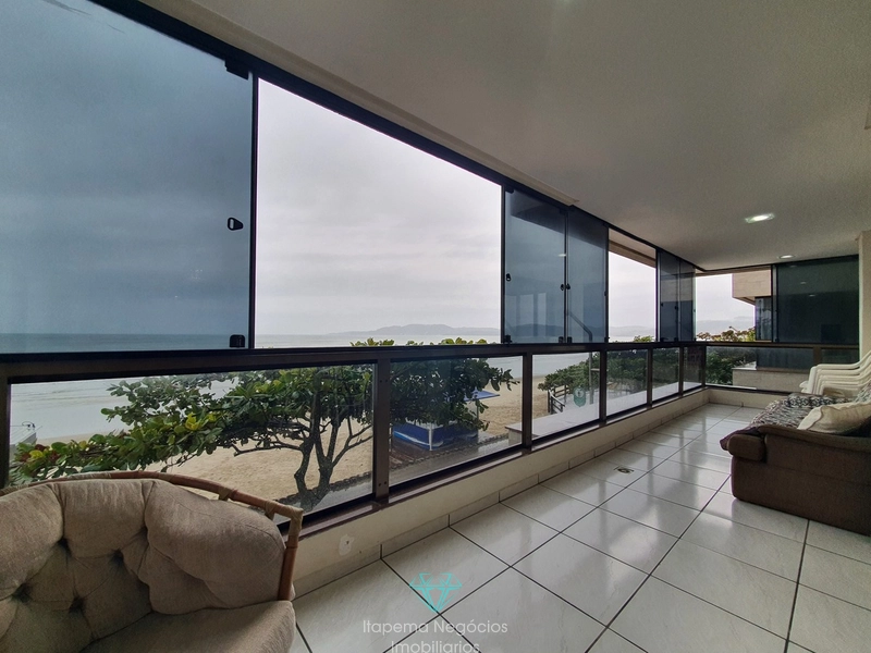 Apartamento frente mar com 3 dormitórios 204m Meia Praia: 10ª foto da galeria de imagens do imóvel
