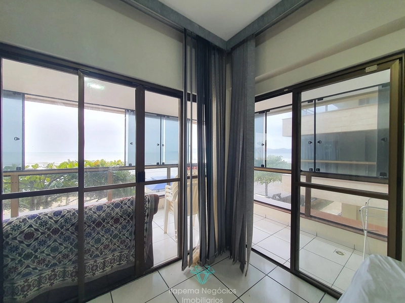 Apartamento frente mar com 3 dormitórios 204m Meia Praia: 24ª foto da galeria de imagens do imóvel