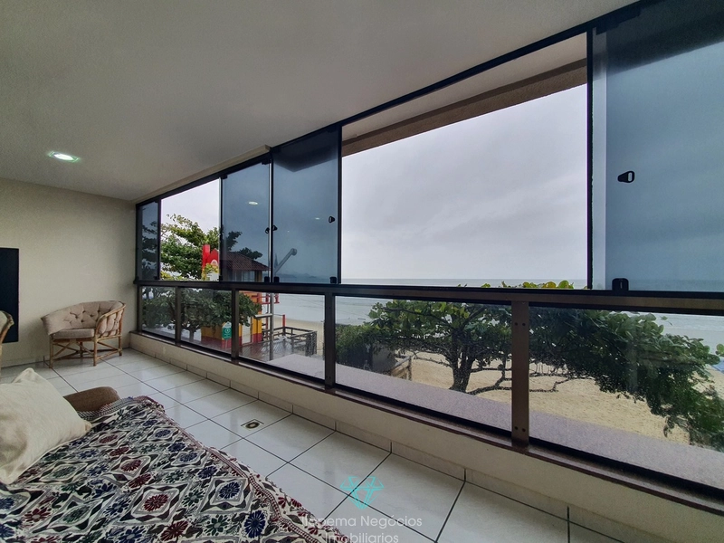 Apartamento frente mar com 3 dormitórios 204m Meia Praia: 15ª foto da galeria de imagens do imóvel