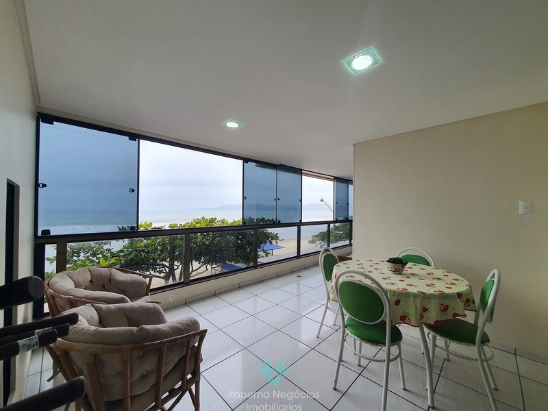 Apartamento frente mar com 3 dormitórios 204m Meia Praia: 9ª foto da galeria de imagens do imóvel