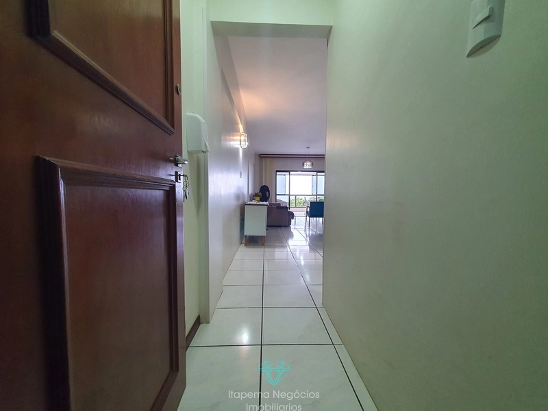 Apartamento frente mar com 3 dormitórios 204m Meia Praia: 2ª foto da galeria de imagens do imóvel