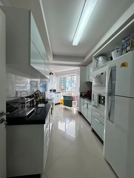 Apartamento 4 Dormitórios Sendo 4 Suítes - Avenida Nereu Ramos.: 38ª foto da galeria de imagens do imóvel