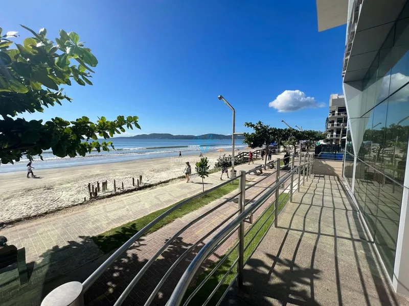 APARTAMENTO FRENTE PARA O MAR EM ITAPEMA 4 SUÍTES.: 9ª foto da galeria de imagens do imóvel