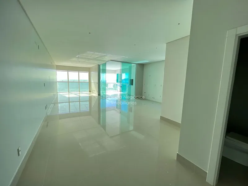 APARTAMENTO FRENTE PARA O MAR EM ITAPEMA 4 SUÍTES.: 6ª foto da galeria de imagens do imóvel