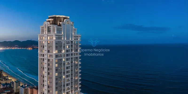 Apartamento com 4 Suítes e 3 Vagas - Meia Praia: 1ª foto da galeria de imagens do imóvel