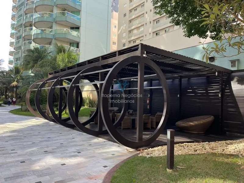 Frente para o mar e frente para a avenida.: 29ª foto da galeria de imagens do imóvel
