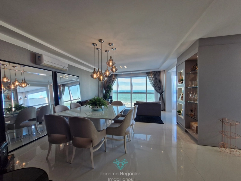 Apartamento 4 Dormitórios Sendo 4 Suítes - Frente para o mar.: 1ª foto da galeria de imagens do imóvel