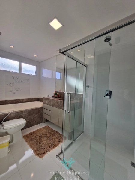 Apartamento 4 Dormitórios Sendo 4 Suítes - Frente para o mar.: 47ª foto da galeria de imagens do imóvel