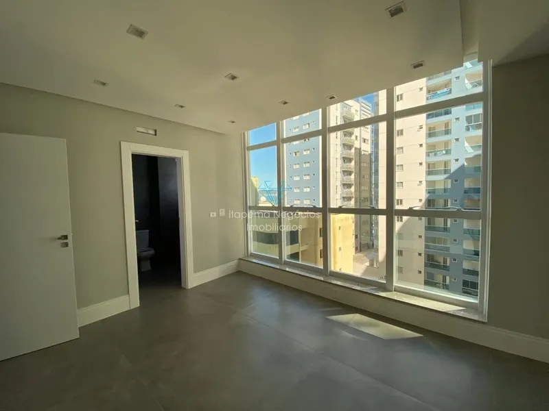 Apartamento 4 Suítes 3 Vagas - Quadra mar.: 3ª foto da galeria de imagens do imóvel