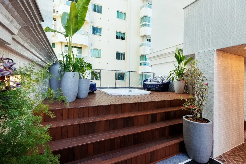 Apartamento com 4 Suítes 3 Vagas, a 30 metros do mar.: 34ª foto da galeria de imagens do imóvel