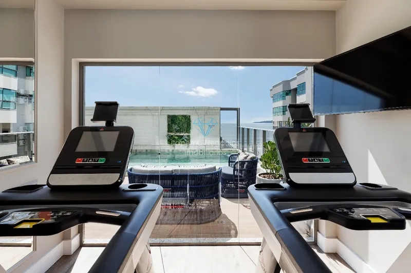 Apartamento com 4 Suítes 3 Vagas, a 30 metros do mar.: 19ª foto da galeria de imagens do imóvel