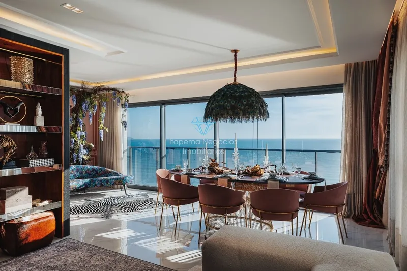 Apartamento com 4 Suítes 3 Vagas, a 30 metros do mar.: 1ª foto da galeria de imagens do imóvel