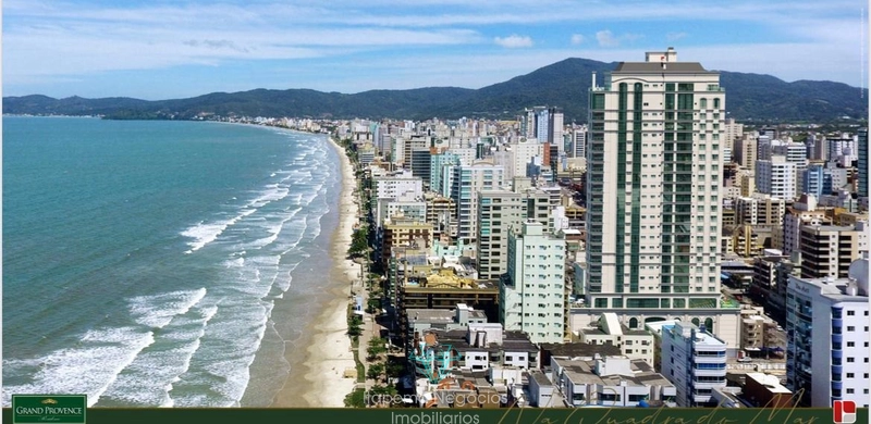 Apartamento de alto padrão na Meia Praia.: 2ª foto da galeria de imagens do imóvel