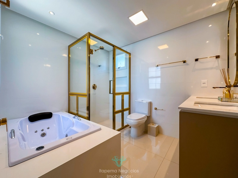 Apartamento 3 Suítes , 2 Vagas. Frente Mar: 42ª foto da galeria de imagens do imóvel