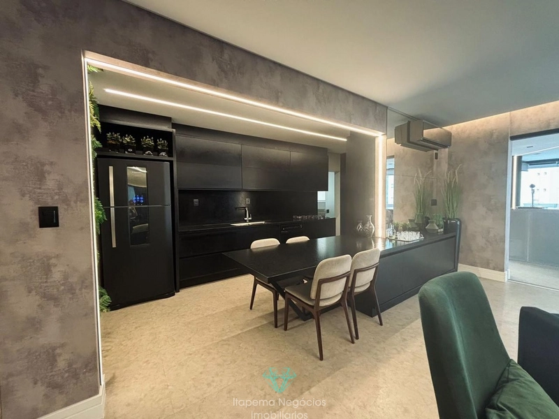 Apartamento 4 Suítes 4 Vagas- Quadra mar: 8ª foto da galeria de imagens do imóvel