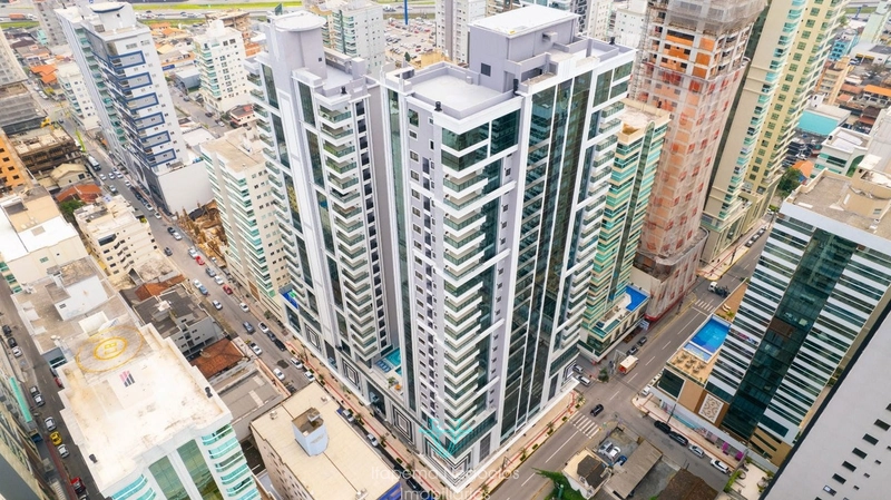 Apartamento com 4 Suítes 4 Vagas - Meia praia - Itapema: 2ª foto da galeria de imagens do imóvel