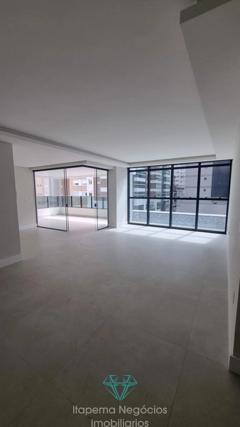 Apartamento com 4 Suítes 4 Vagas - Meia praia - Itapema: 4ª foto da galeria de imagens do imóvel