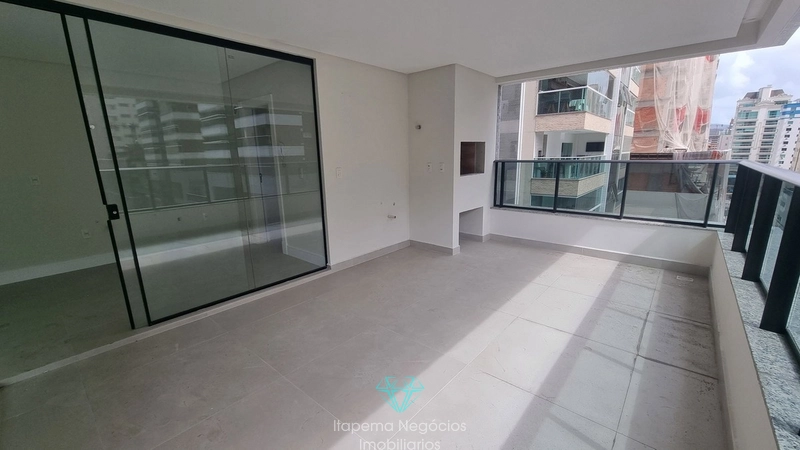Apartamento com 4 Suítes 4 Vagas - Meia praia - Itapema: 1ª foto da galeria de imagens do imóvel